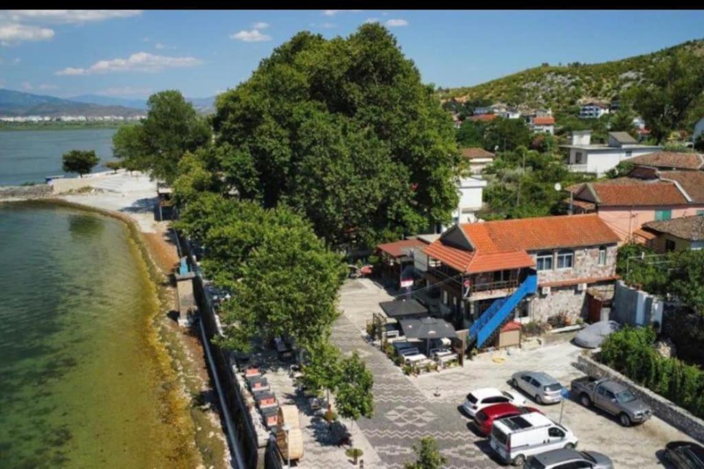 Center Lake House * Szkodra